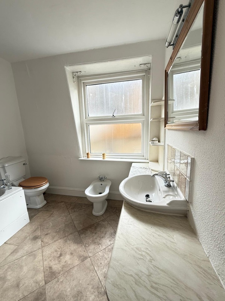 Additional image 15 of 2 Bed Flat, Dove Mews, SW5, N1 7GU