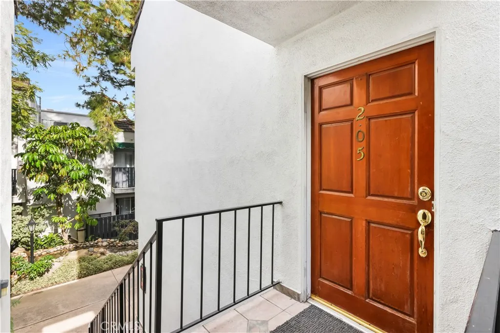 Additional image 3 of 18645 Hatteras, Tarzana, CA 91356