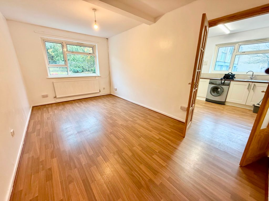 Additional image 3 of 2 bed flat for saleFlat, Belgrave Court, George Street, Pontnewynydd, Pontypool NP4