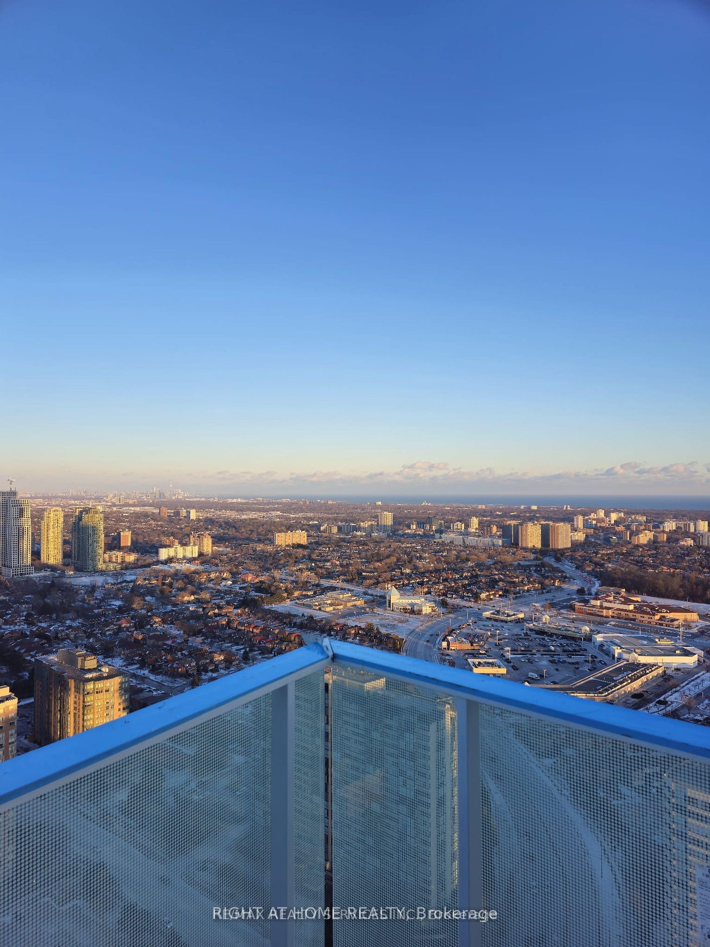 3903-3900 Confederation Parkway, Mississauga, ON, L5B 0M3