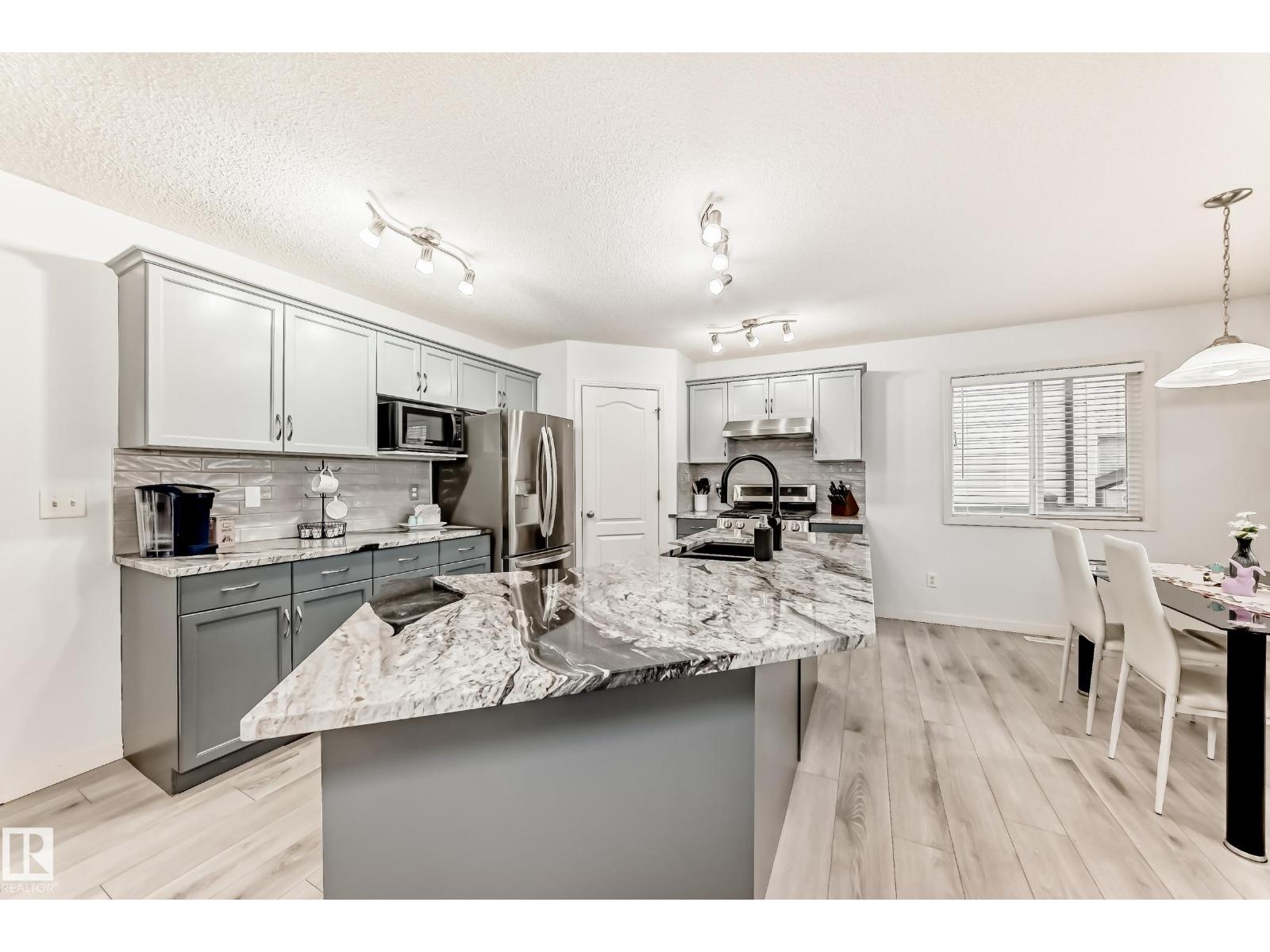 Additional image 5 of 5305 205 Street NW, Edmonton, AB, T6M2Y7