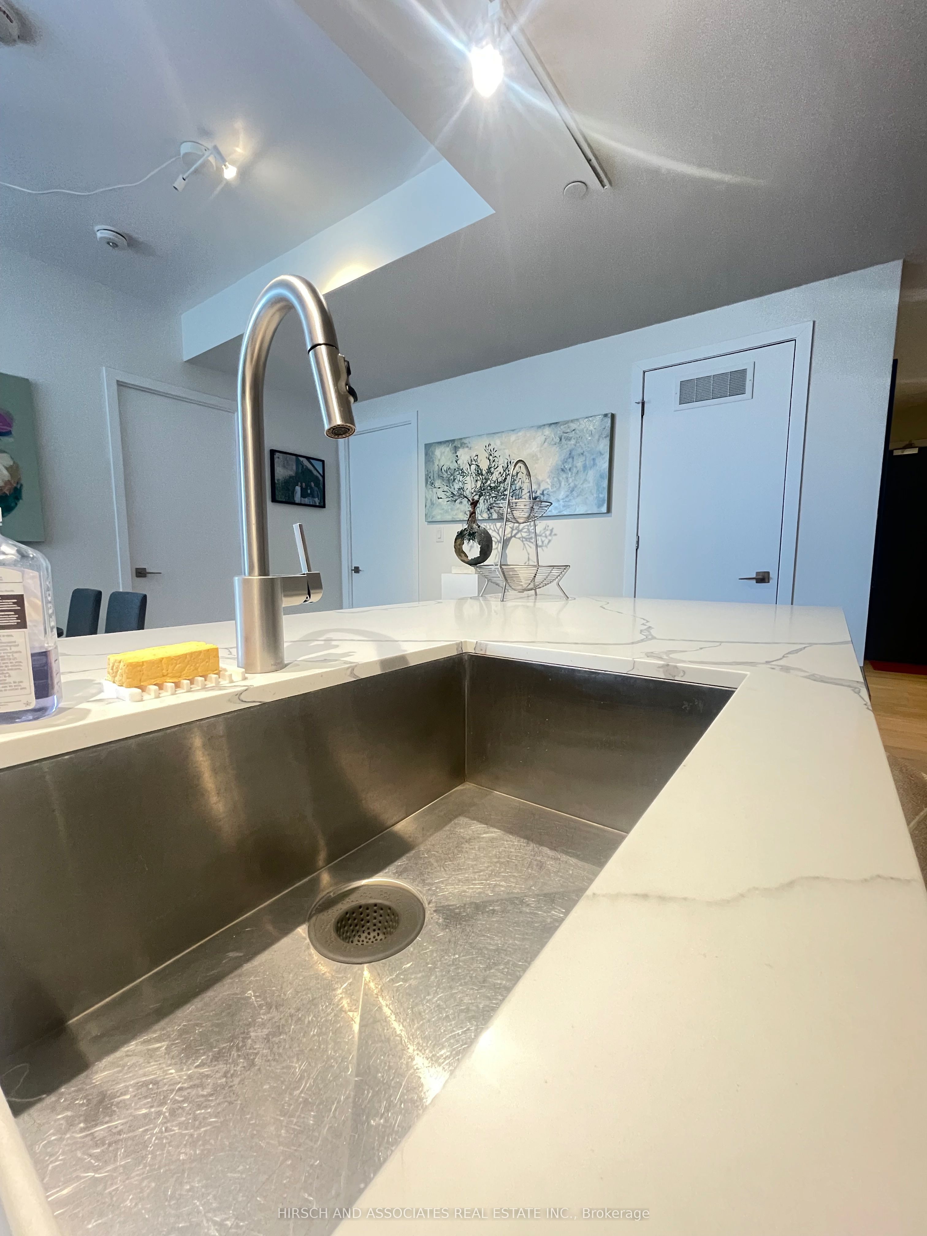 Additional image 6 of 512-430 Roncesvalles Avenue, Toronto, ON, M6R 0A6