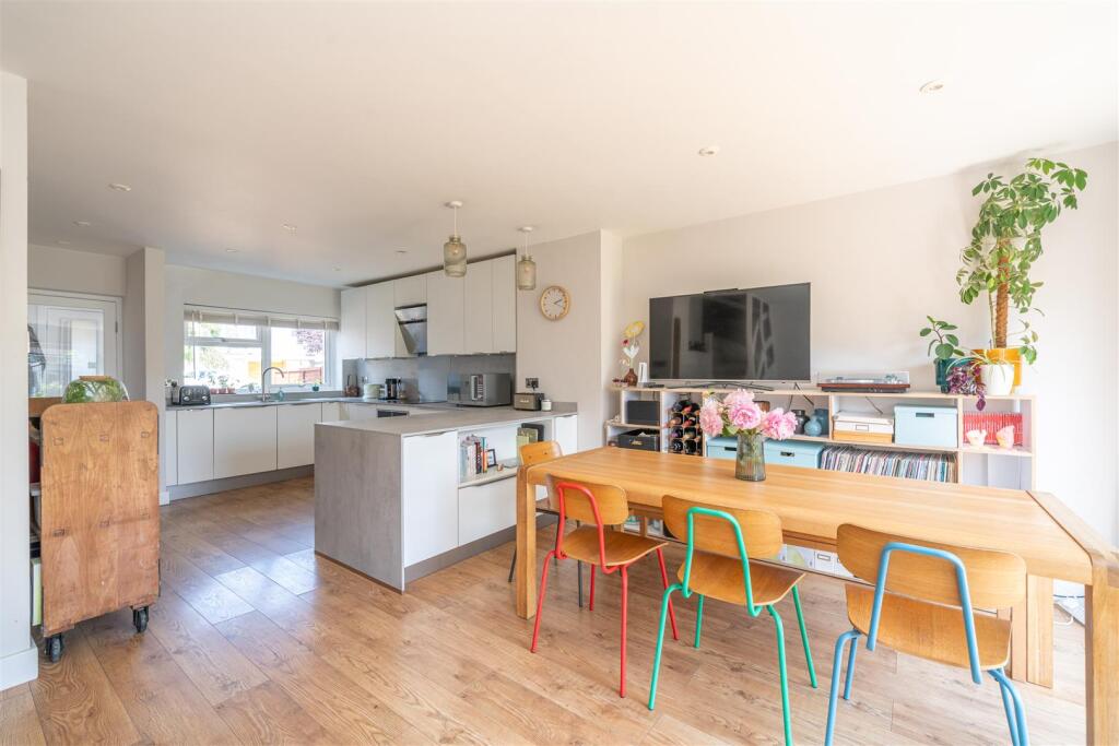 Additional image 2 of Wood End, Park Street