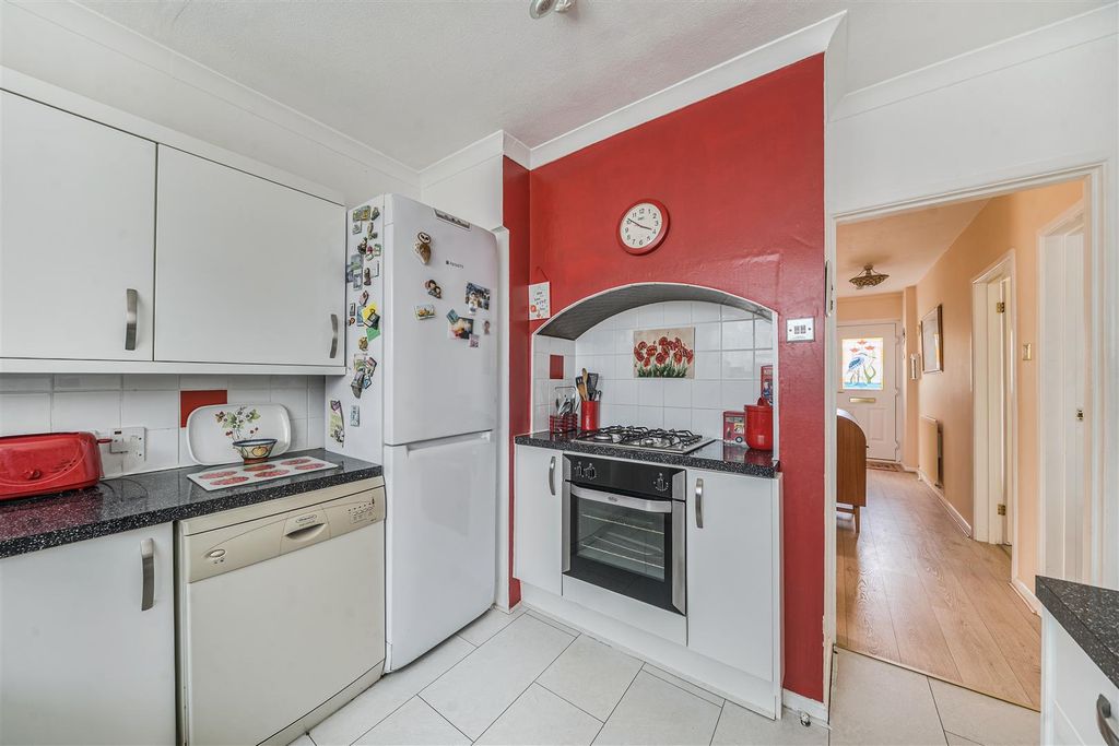 Additional image 8 of 2 bed detached bungalow for saleHeckford Road, Corfe Mullen, Wimborne BH21