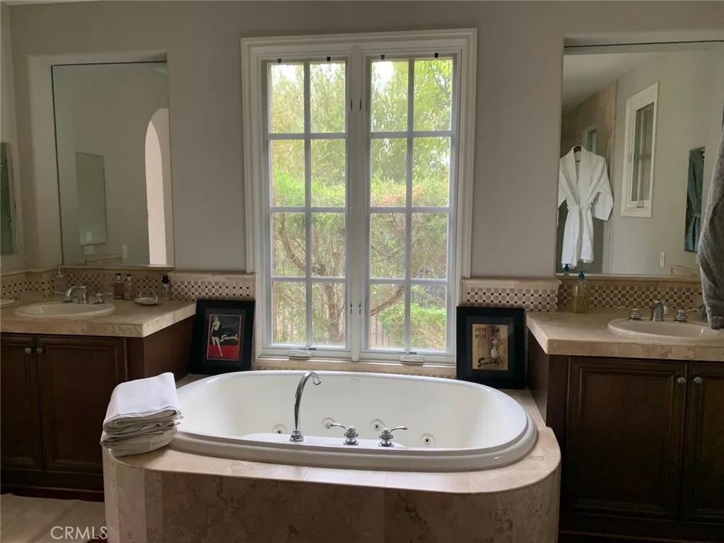 1 Gentle Breeze, Newport Coast, CA 92657