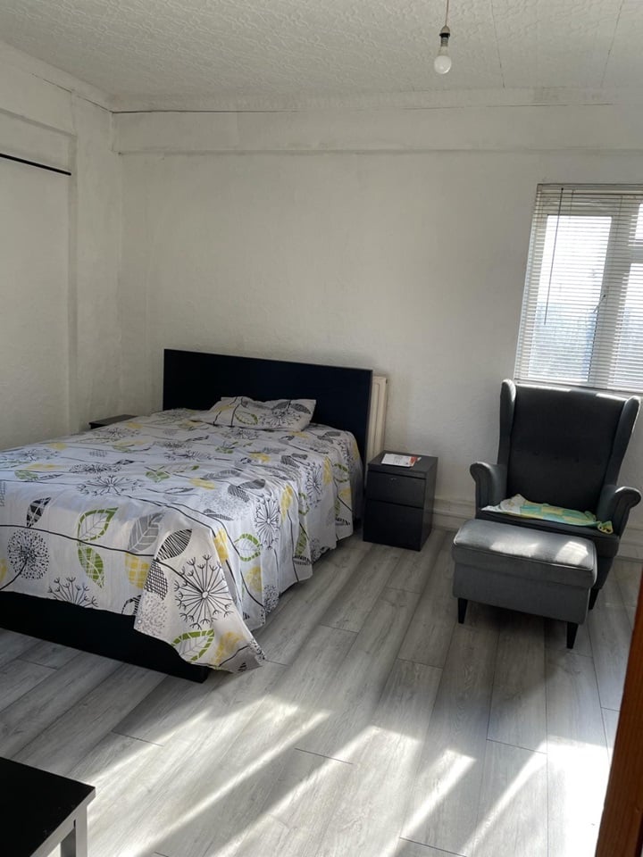 Additional image 6 of 3 Bed Flat, Bronti Close, SE17, N1 7GU