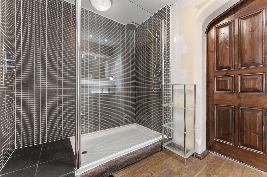 Additional image 11 of 3 bed flat for saleThe Old Grammar School, Church Street, Cowbridge CF71