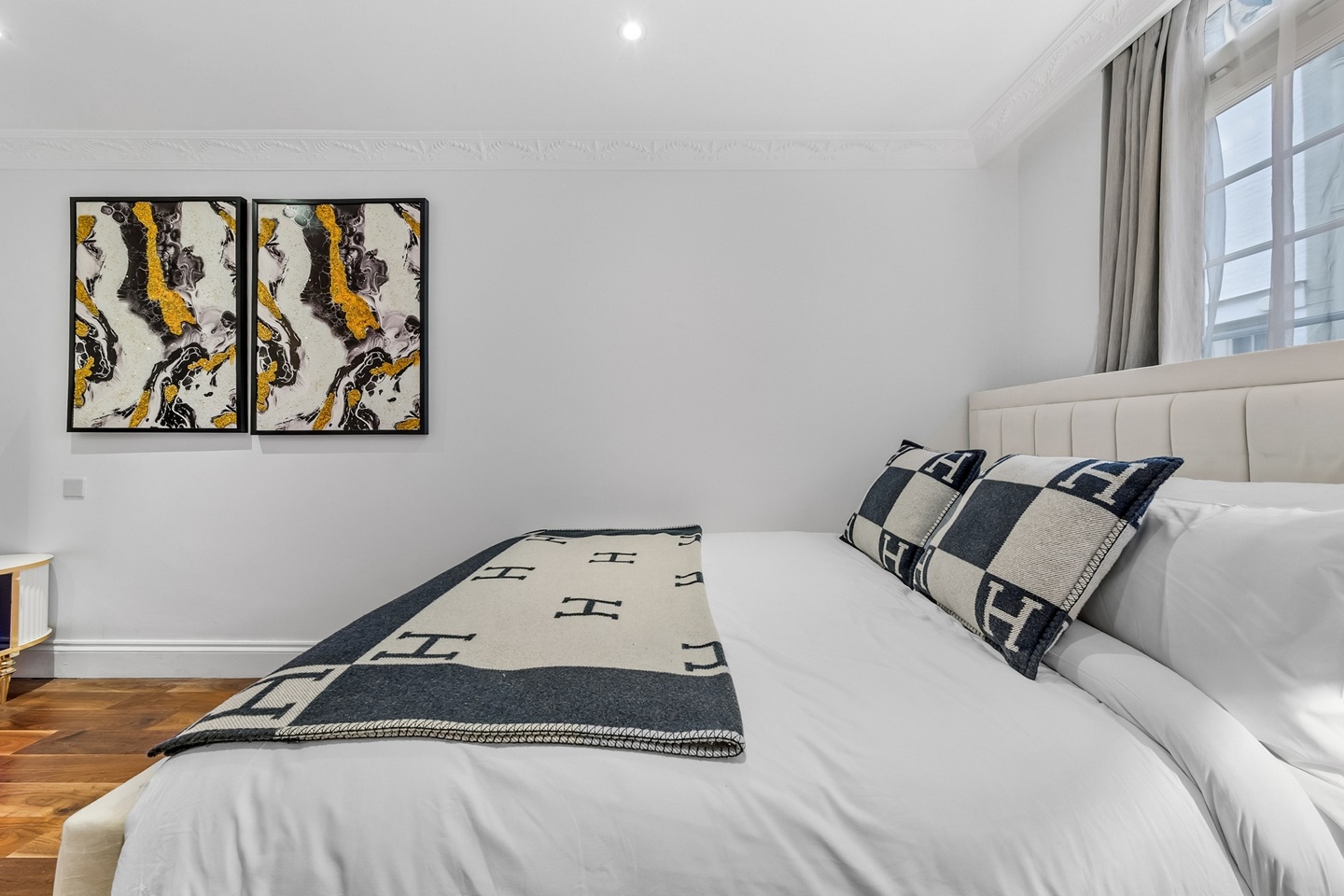 Additional image 24 of 2 Bed Flat, Ovington Mews, SW3, N1 7GU