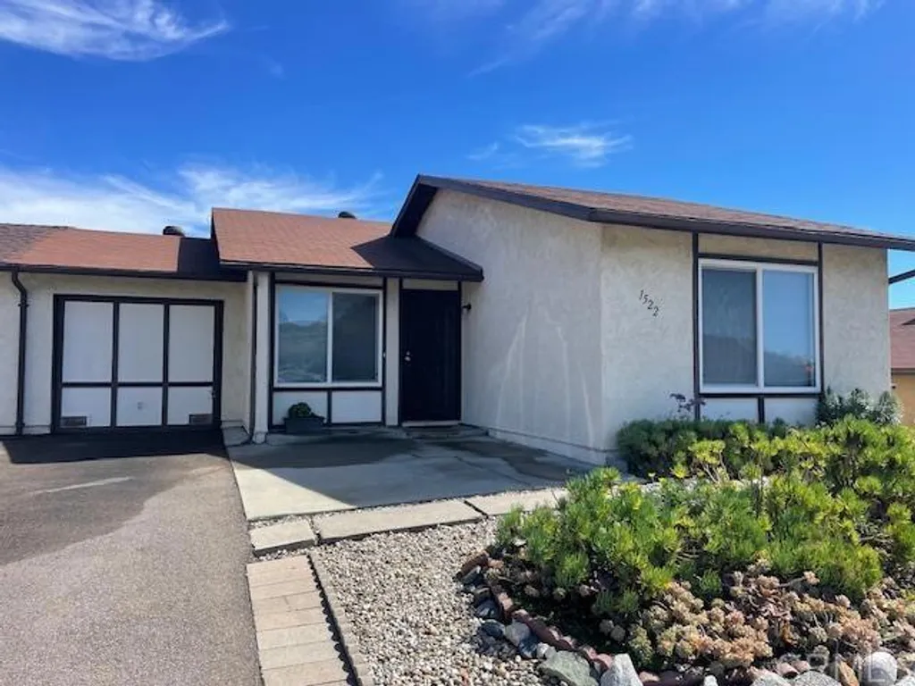 1522 Rolling Hills Dr, Oceanside, CA 92056