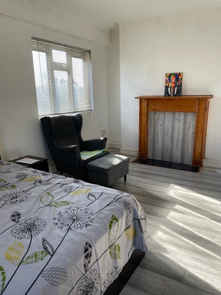 Additional image 5 of 3 Bed Flat, Bronti Close, SE17, N1 7GU