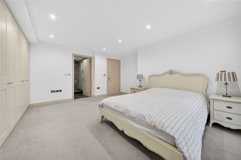 Additional image 11 of 3 bed flat for saleApartment B, High Winds, 513 Harrogate Road, Leeds, West Yorkshire LS17