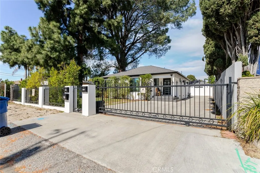 Additional image 2 of 11451 Calvert Street Unit 1/2, North Hollywood, CA 91606