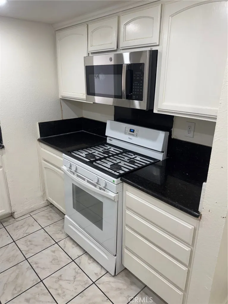 Additional image 14 of 8847 Willis Avenue Unit B5, Panorama City, CA 91402