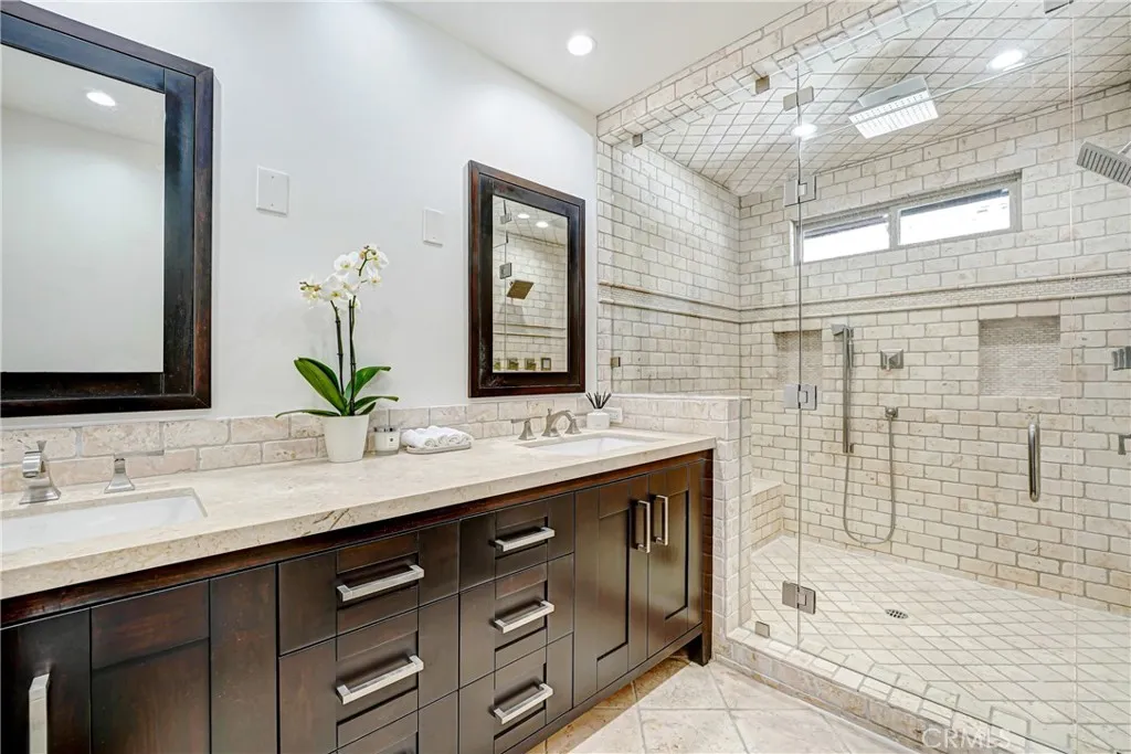 Additional image 25 of 4529 Don Pio Dr, Woodland Hills, CA 91364