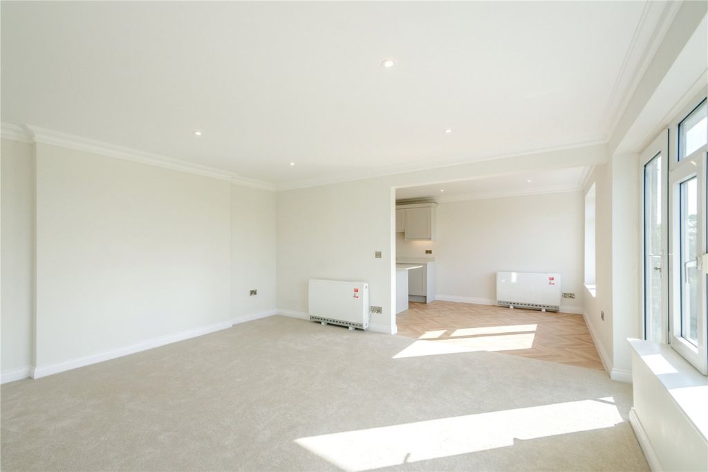 3 bed flat for salePrinces Villa Road, Harrogate, North Yorkshir HG1 photo 5