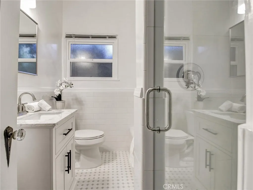 Additional image 50 of 9949 Young Drive Unit 204, Beverly Hills, CA 90212