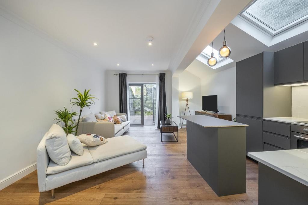 Additional image 4 of 2 Bed Flat, Brook Drive, SE11, N1 7GU