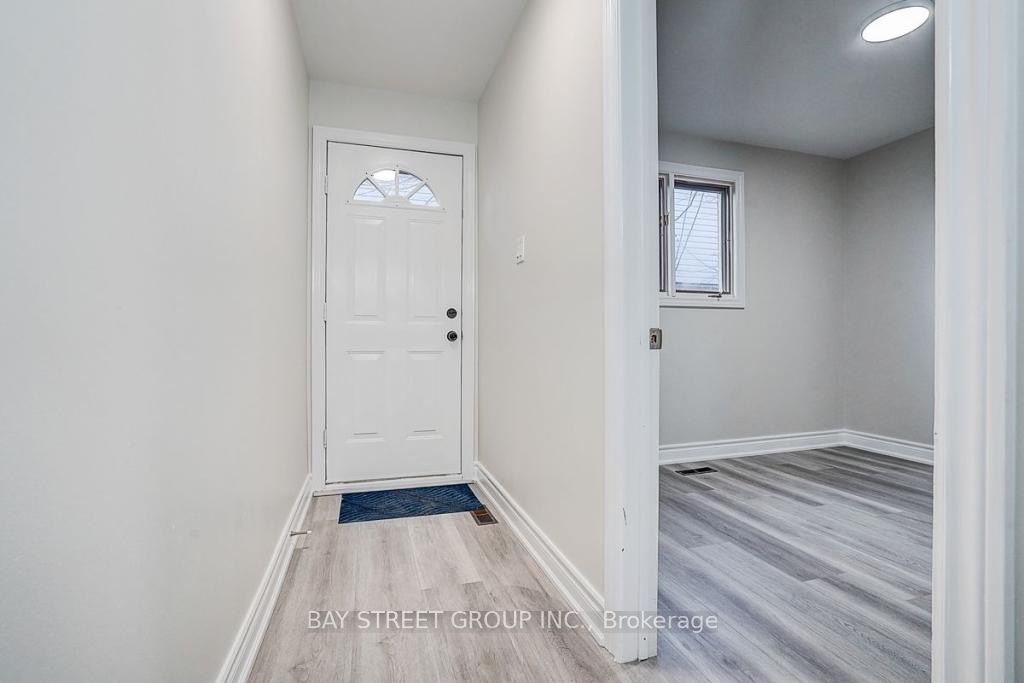 Additional image 3 of Lower-269 Shawnee Circle, Toronto, ON, M2H 2Y3