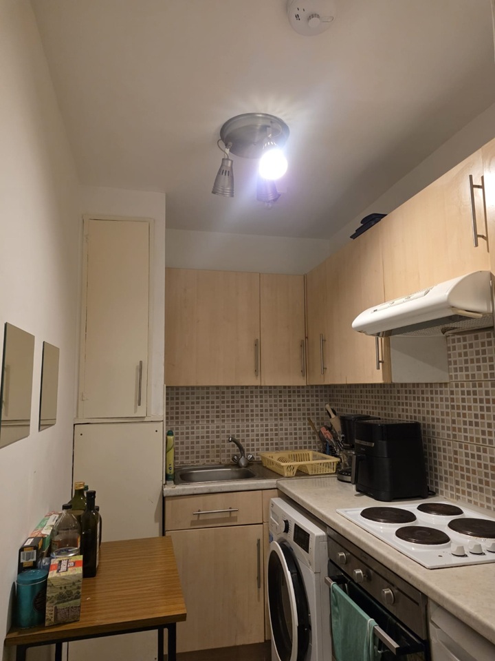 Additional image 2 of Studio Flat, Gloucester Terrace, W2, N1 7GU