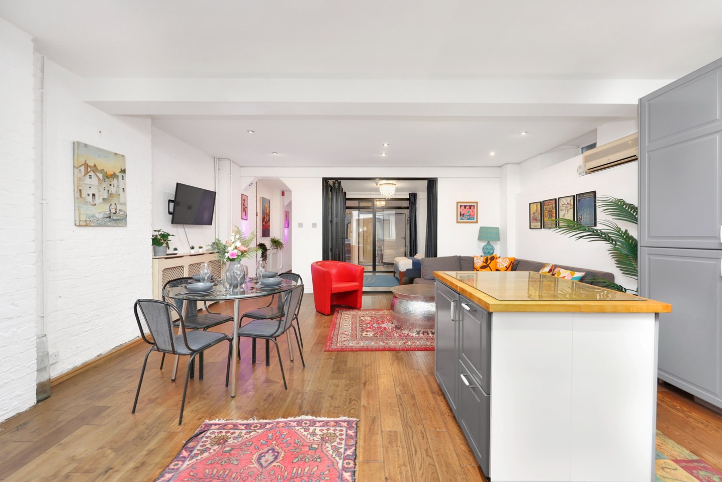 2 Bed Flat, Fullwood's Mews, N1, N1 7GU