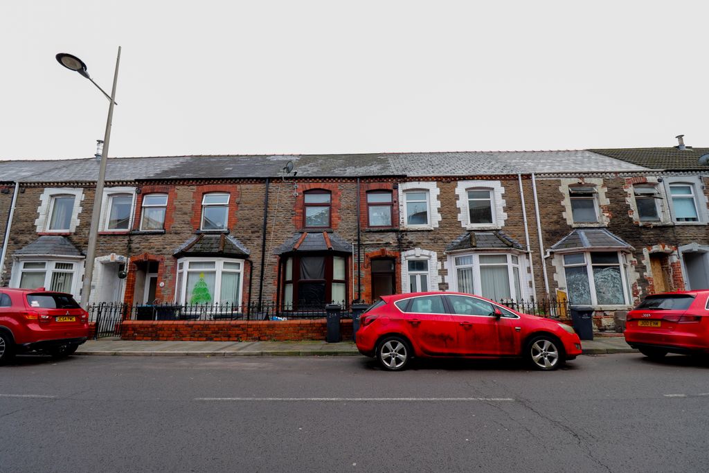 1 bed flat for saleChurch Crescent, Ebbw Vale NP23