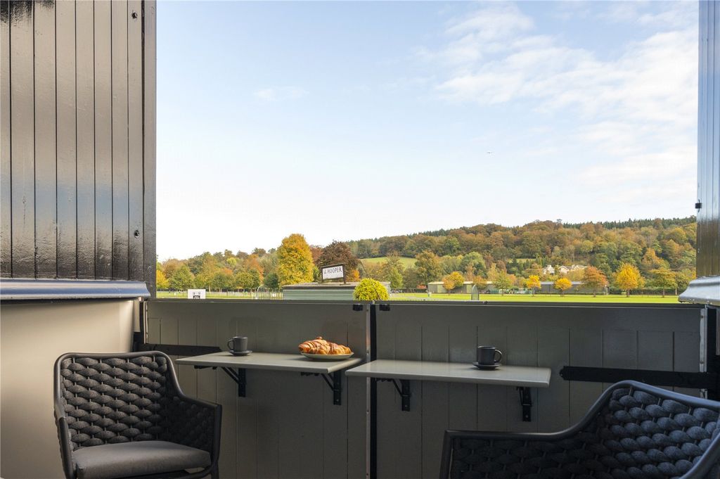 Additional image 17 of 2 bed flat for saleThameside, Henley-On-Thames, Oxfordshire RG9