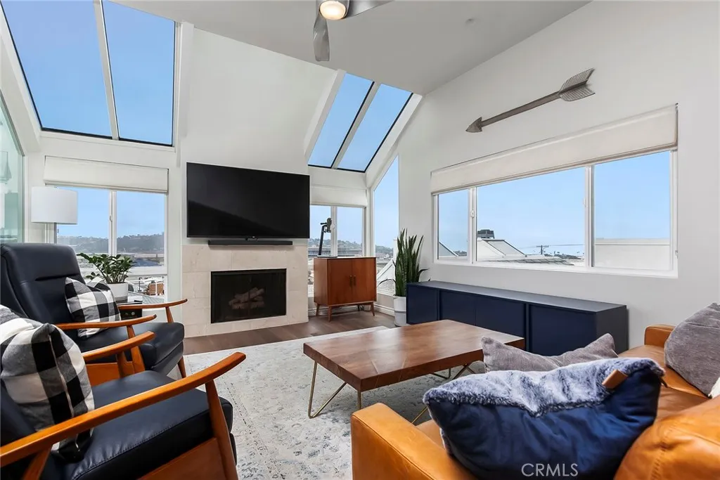 Additional image 4 of 319 Longden Ln, Solana Beach, CA 92075