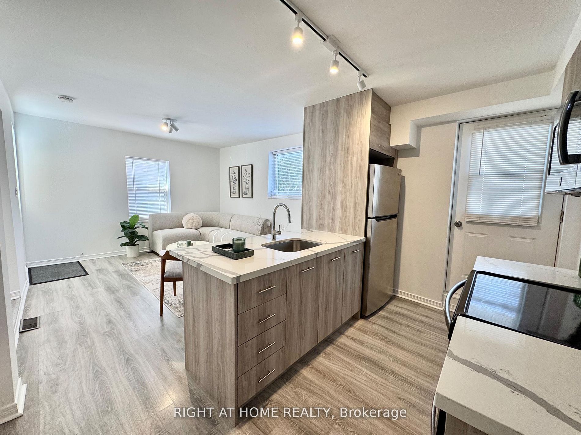 Additional image 6 of A-469 Queen Street, Newmarket, ON, L3Y 2H3