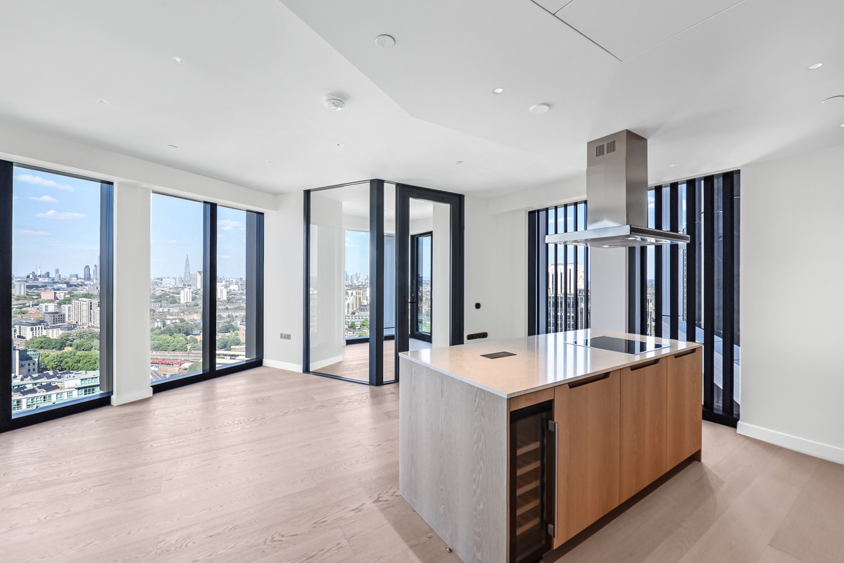 2 Bed Flat, Nine Elms Lane, SW8, N1 7GU