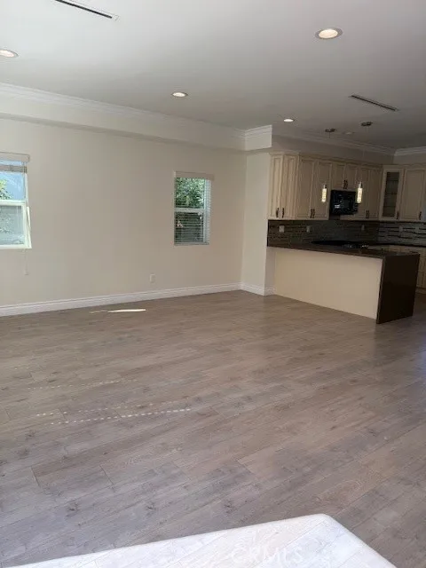 Additional image 19 of 17647 Hamlin St, Lake Balboa, CA 91406