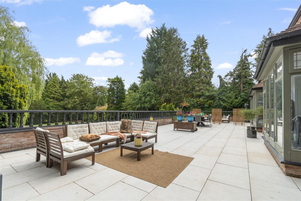 Additional image 4 of 7 bed property for saleLovelace Avenue, Solihull B91