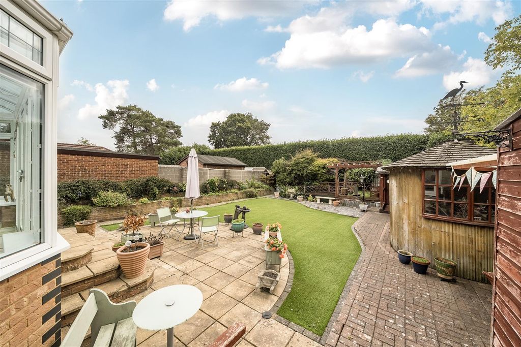Additional image 16 of 2 bed detached bungalow for saleHeckford Road, Corfe Mullen, Wimborne BH21