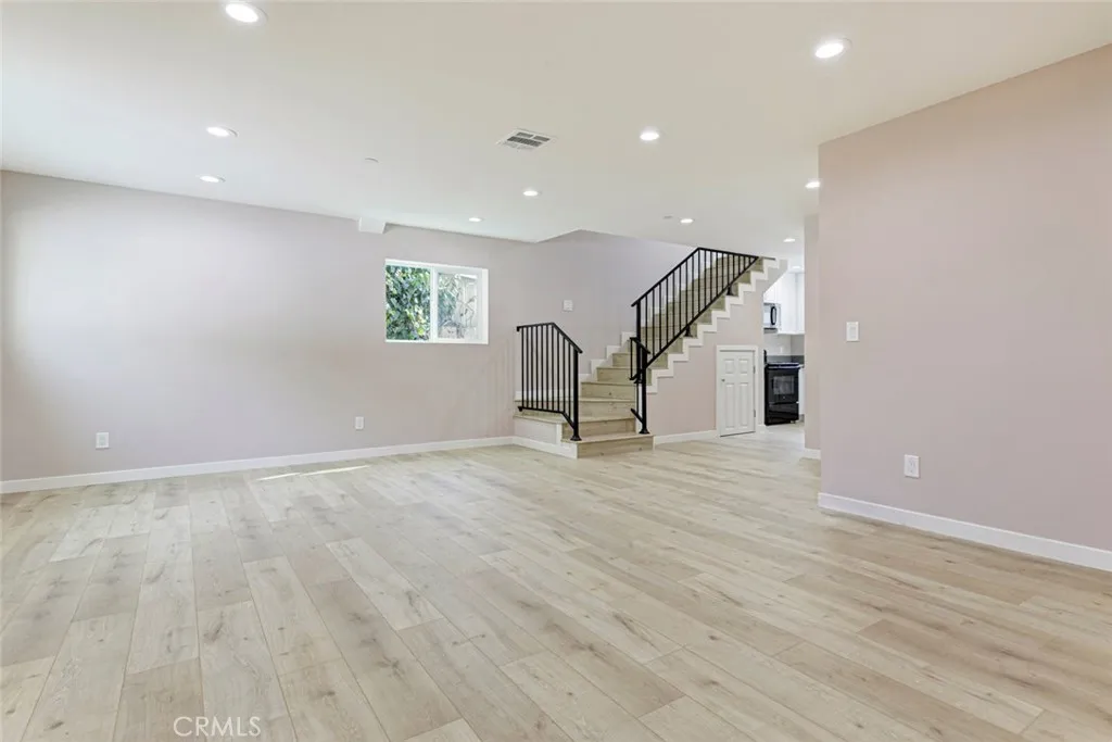 Additional image 4 of 7300 N Firmament Avenue, Van Nuys, CA 91406