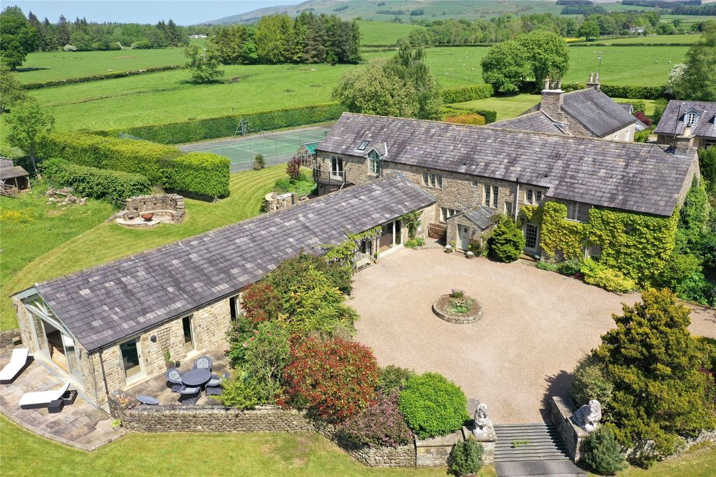 6 bed semi-detached house for saleCowan Bridge, Carnforth, Lancashire LA6