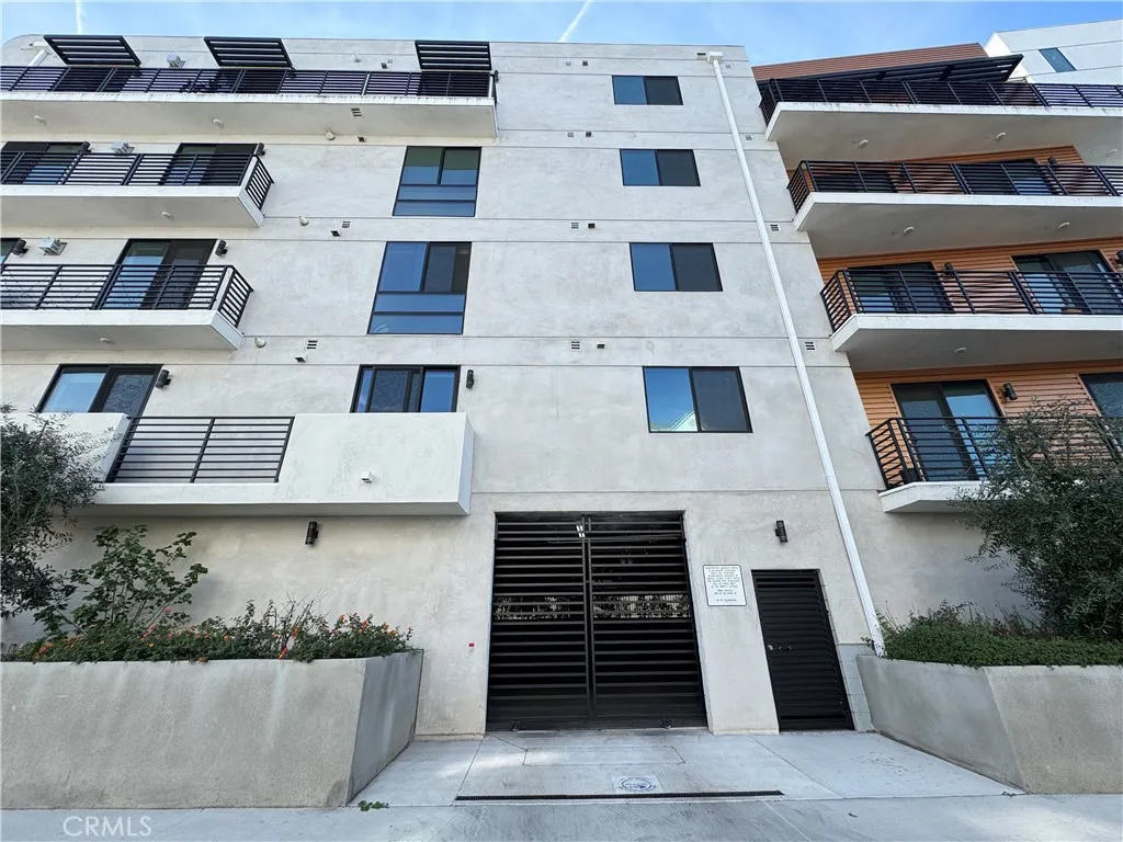 4383 N Sepulveda blvd, Sherman Oaks, CA 91403