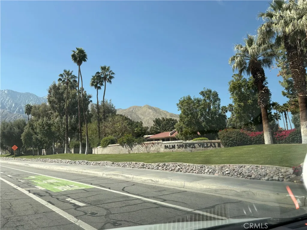 510 N Villa Court, Palm Springs, CA 92262