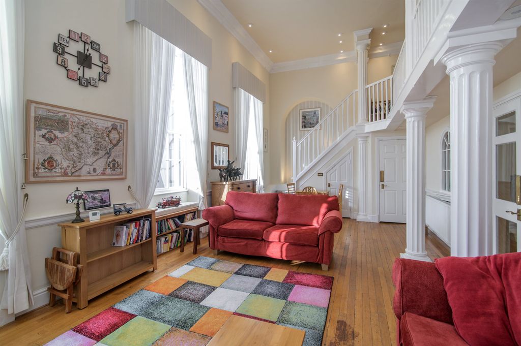 3 bed flat for saleBeaufort Arms Court, Monmouth, Monmouthshire NP25