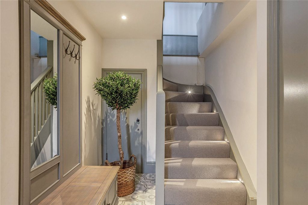 Additional image 21 of 2 bed flat for saleThameside, Henley-On-Thames, Oxfordshire RG9