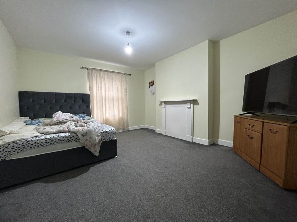 Additional image 8 of 3 bed flat for saleFlat 2, The Grove, Ithon Road, Llandrindod Wells LD1
