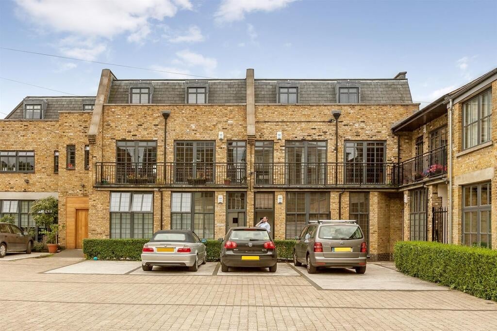 Additional image 2 of 2 Bed Flat, St Pauls Crescent, NW1, N1 7GU