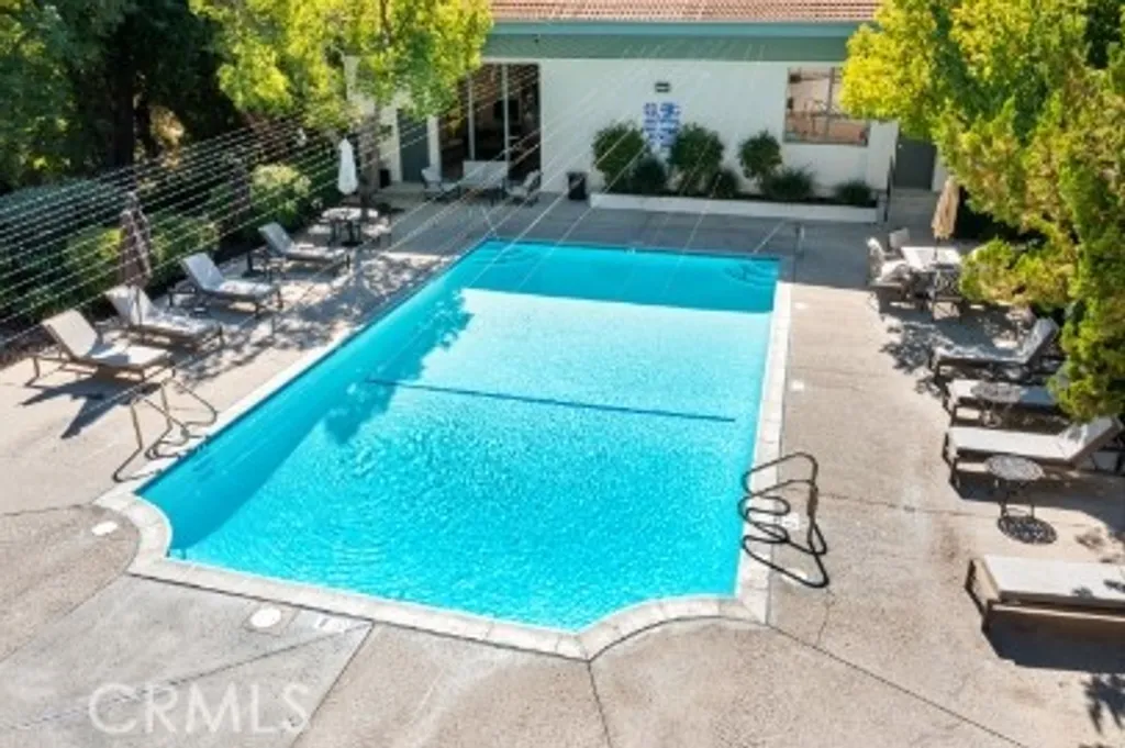 4610 Park Granada Unit 2, Calabasas, CA 91302