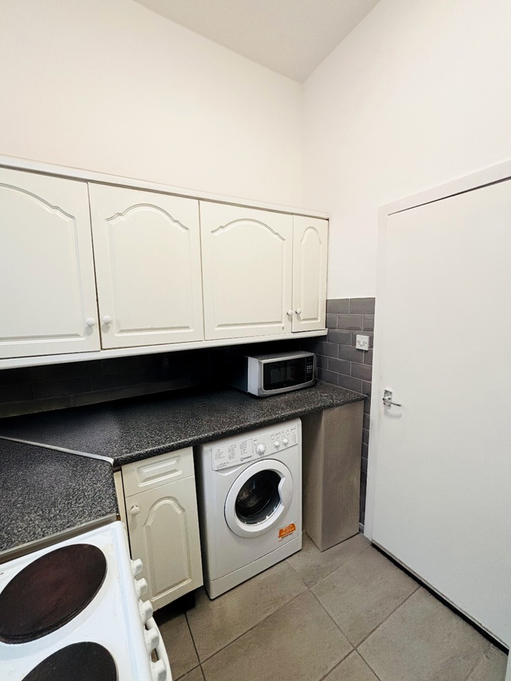 Additional image 6 of Room in a Shared Flat, Stunning Double Room In Oxford Stree, W1W, N1 7GU