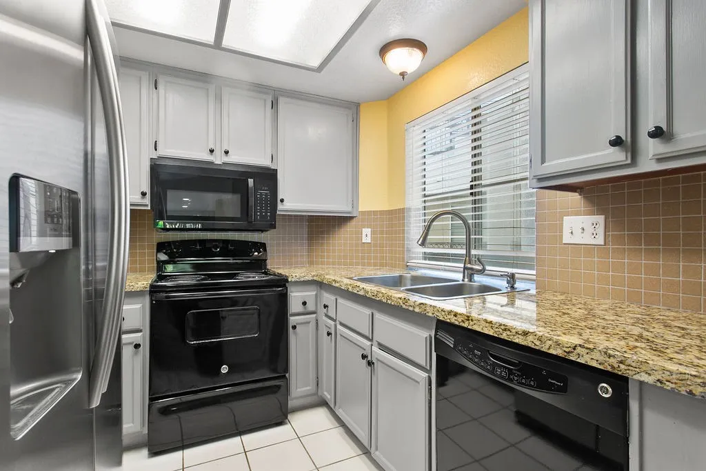 Additional image 7 of 430 Lake Street Unit 202, Huntington Beach, CA 92648