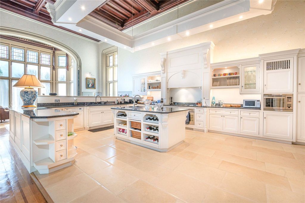 Additional image 5 of 3 bed flat for saleWyfold Court, Kingwood, Oxfordshire RG9