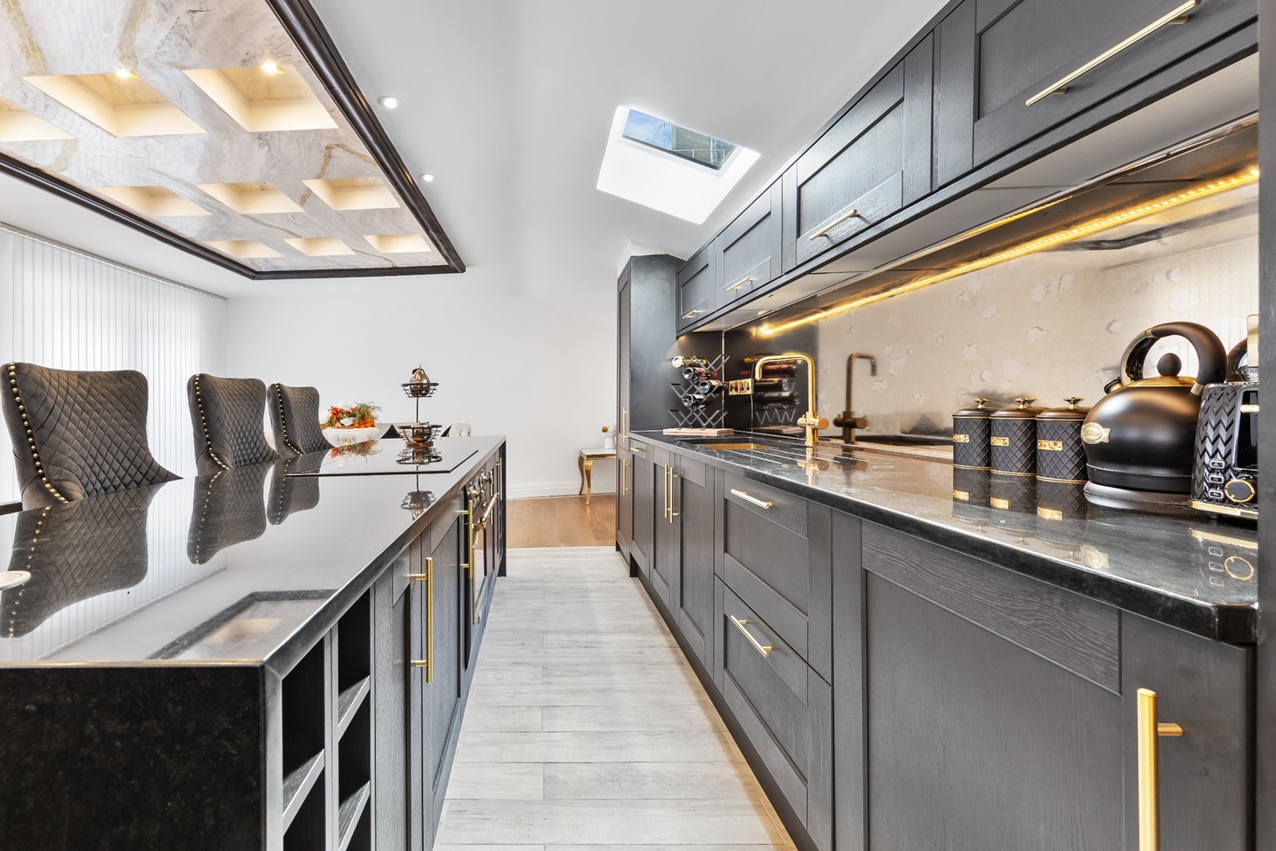 Additional image 12 of 3 Bed Flat, Cheval Place, SW7, N1 7GU