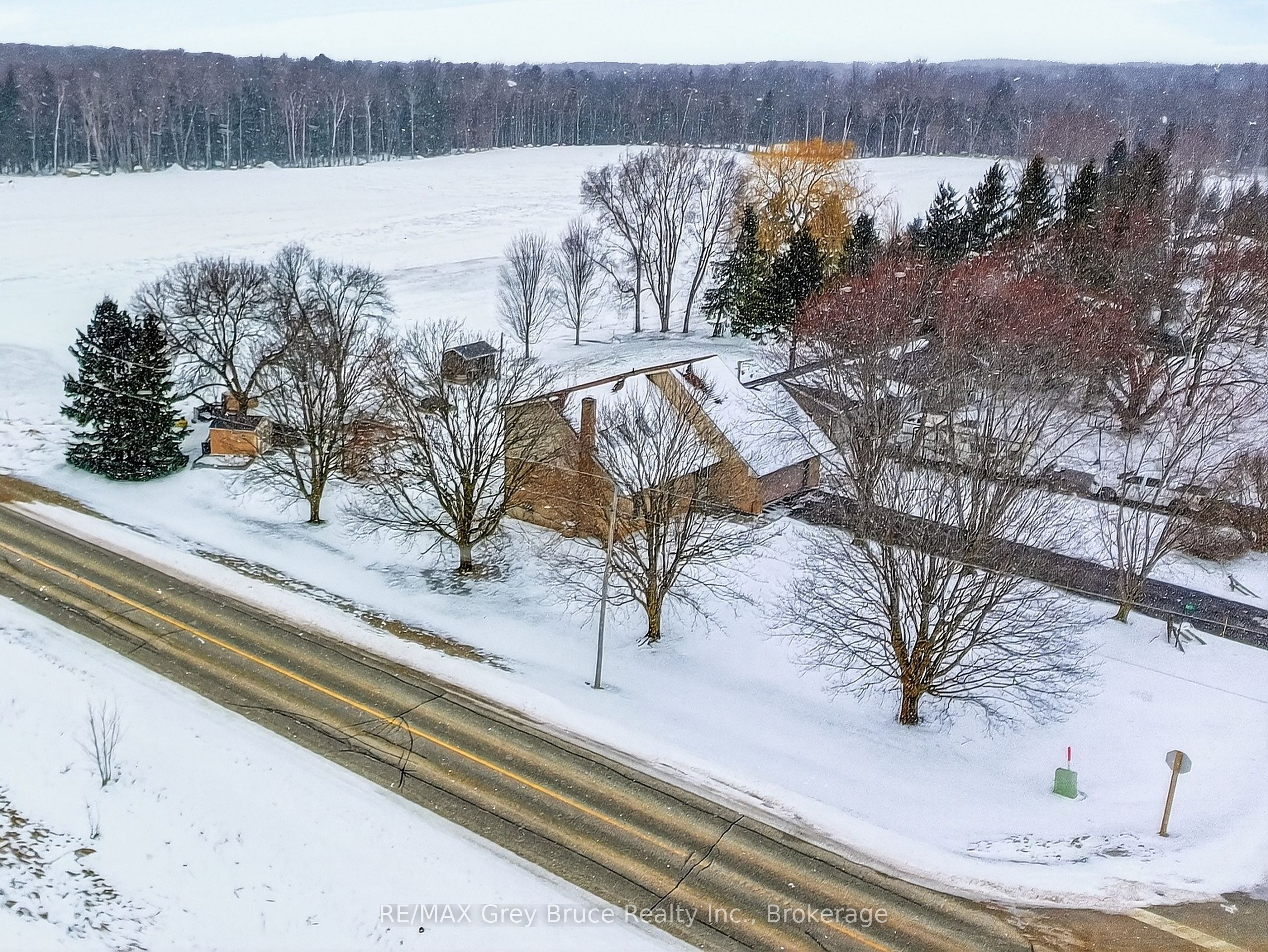 Additional image 2 of 102 Mary Avenue W, Georgian Bluffs, ON, N4K 5N5