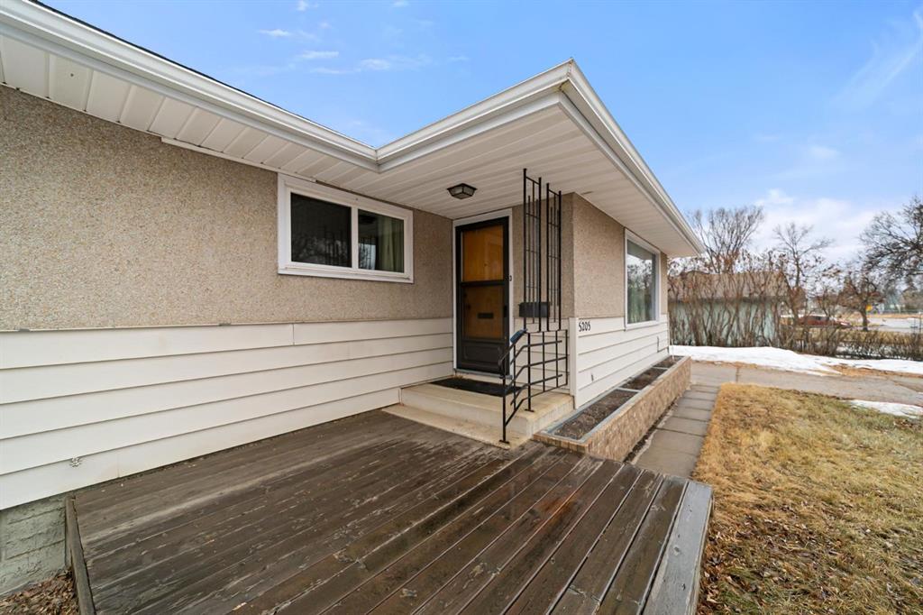 Additional image 3 of 5205 56 Street, Camrose, AB, T4V2E2
