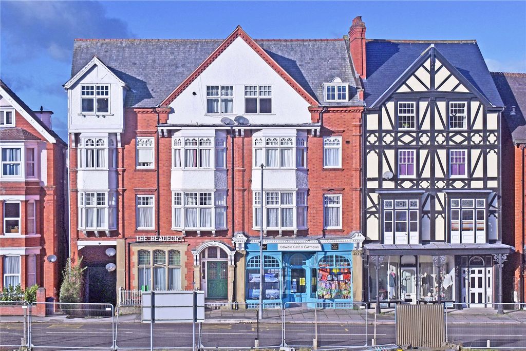 Additional image 2 of 2 bed flat for saleThe Beaufort, Temple Street, Llandrindod Wells LD1