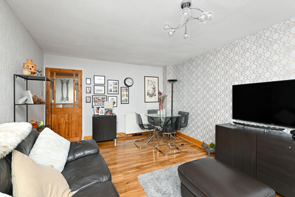 Additional image 4 of 2 bed maisonette for sale13 Eskdaill Street, Dalkeith, Midlothian EH22