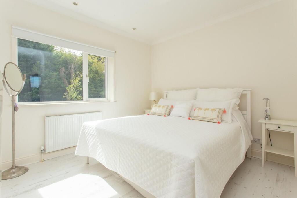 Additional image 14 of Common Lane, River, CT17